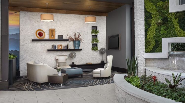 Embassy Suites Knoxville West Lobby