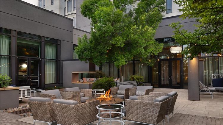 Embassy Suites Knoxville West Exterior