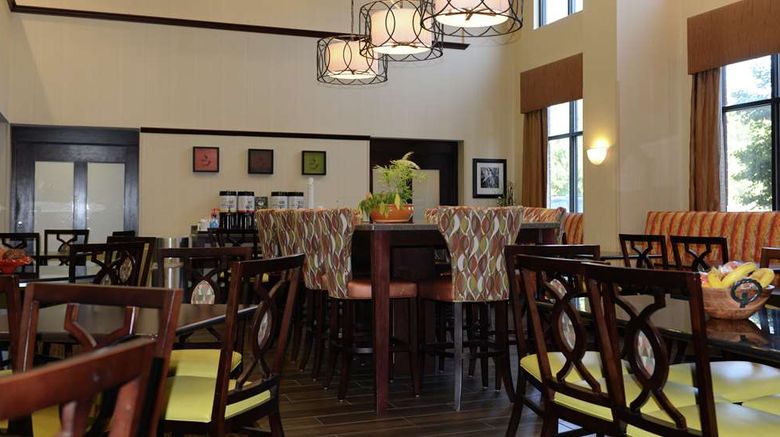 <b>Hampton Inn Knoxville-I-75 North Restaurant</b>. Images powered by <a href="https://iceportal.shijigroup.com/" title="IcePortal" target="_blank">IcePortal</a>.