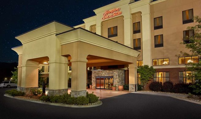 Hampton Inn & Suites Sevierville Exterior