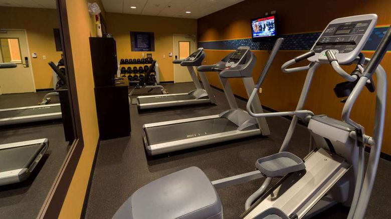 <b>Hampton Inn & Suites Sevierville Health</b>. Images powered by <a href="https://iceportal.shijigroup.com/" title="IcePortal" target="_blank">IcePortal</a>.