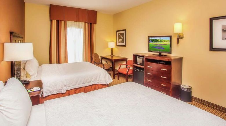 <b>Hampton Inn & Suites Sevierville Room</b>. Images powered by <a href="https://iceportal.shijigroup.com/" title="IcePortal" target="_blank">IcePortal</a>.