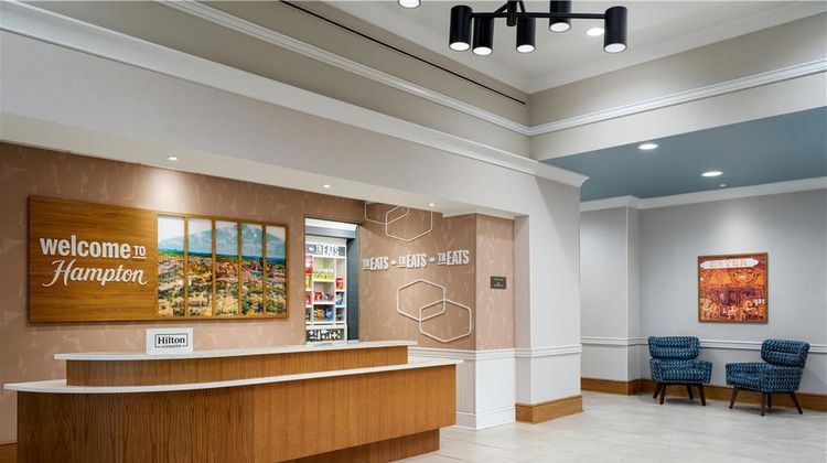 Hampton Inn & Suites at Turkey Creek Lobby