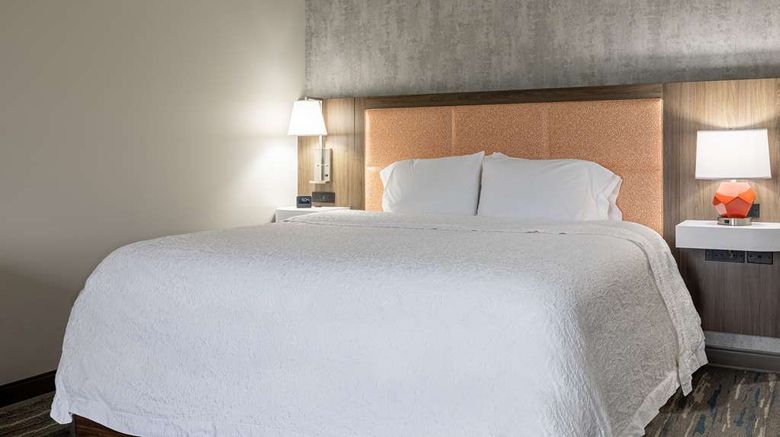 <b>Hampton Inn West Room</b>. Images powered by <a href="https://iceportal.shijigroup.com/" title="IcePortal" target="_blank">IcePortal</a>.
