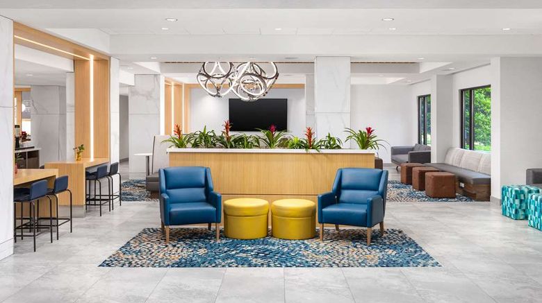 <b>Hampton Inn West Lobby</b>. Images powered by <a href="https://iceportal.shijigroup.com/" title="IcePortal" target="_blank">IcePortal</a>.