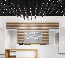 Hampton Inn West Lobby