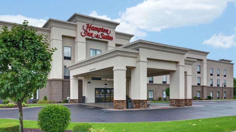 Hampton Inn & Suites, New Hartford Exterior