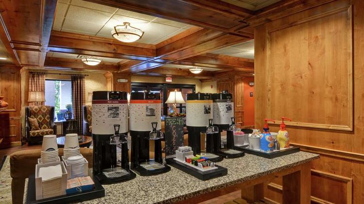 Hampton Inn & Suites, New Hartford Lobby