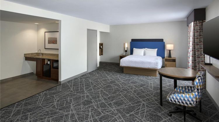 Hampton Inn & Suites, New Hartford Room