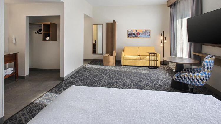 Hampton Inn & Suites, New Hartford Room