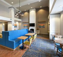 Hampton Inn & Suites, New Hartford Lobby