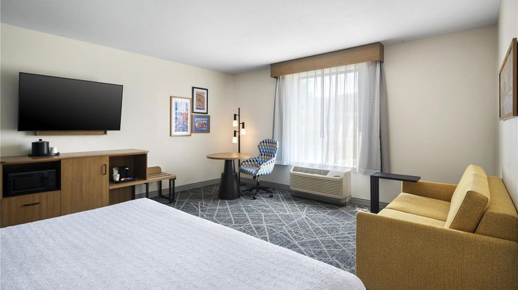 Hampton Inn & Suites, New Hartford Room