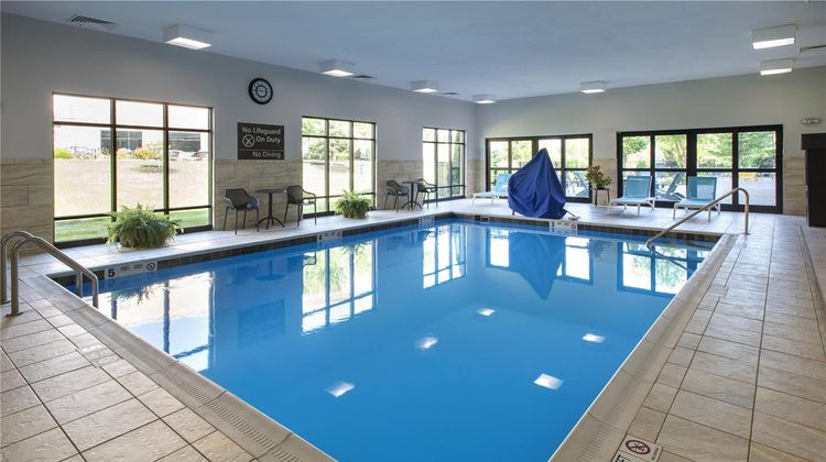 Hampton Inn & Suites, New Hartford Pool