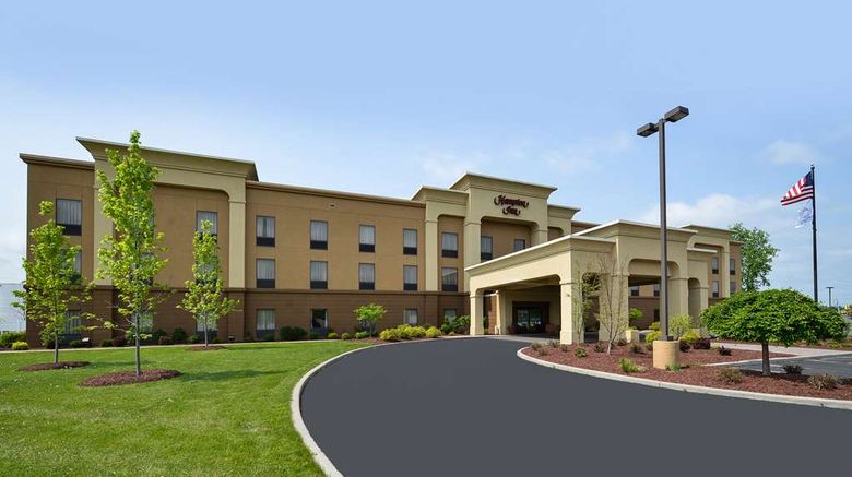 <b>Hampton Inn Utica Exterior</b>. Images powered by <a href="https://iceportal.shijigroup.com/" title="IcePortal" target="_blank">IcePortal</a>.