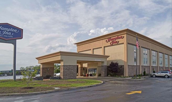 Hampton Inn Uniontown Exterior