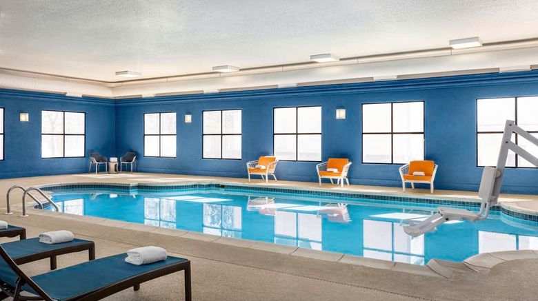 <b>Hampton Inn & Suites Valparaiso Pool</b>. Images powered by <a href="https://iceportal.shijigroup.com/" title="IcePortal" target="_blank">IcePortal</a>.