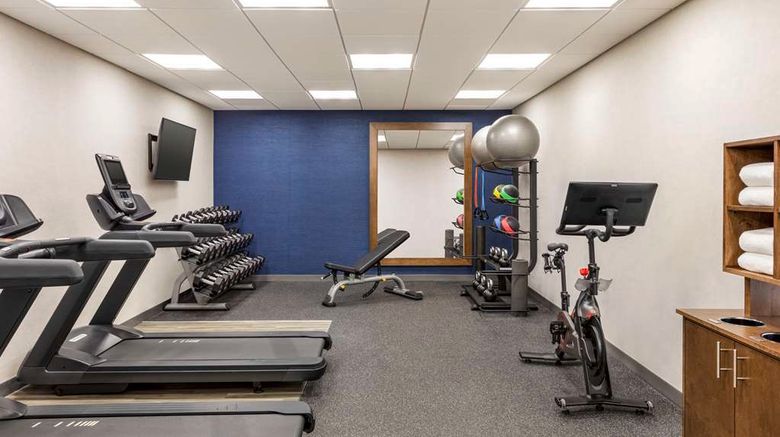 <b>Hampton Inn & Suites Valparaiso Health</b>. Images powered by <a href="https://iceportal.shijigroup.com/" title="IcePortal" target="_blank">IcePortal</a>.