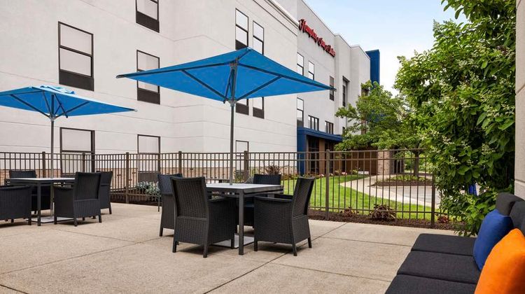 Hampton Inn & Suites Valparaiso Exterior