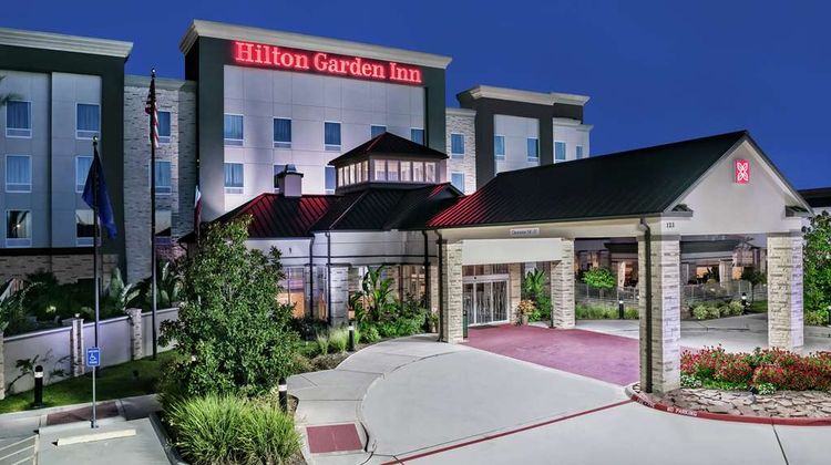 Hilton Garden Inn Victoria Exterior