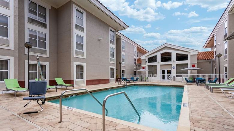 <b>Hampton Inn & Suites Venice Pool</b>. Images powered by <a href="https://iceportal.shijigroup.com/" title="IcePortal" target="_blank">IcePortal</a>.