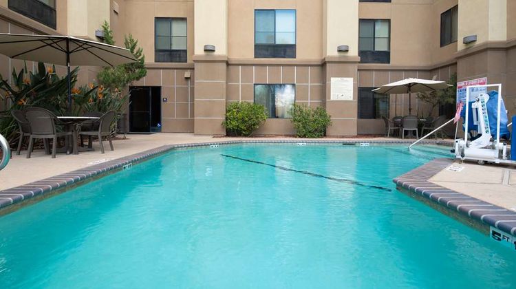 Hampton Inn Visalia Pool