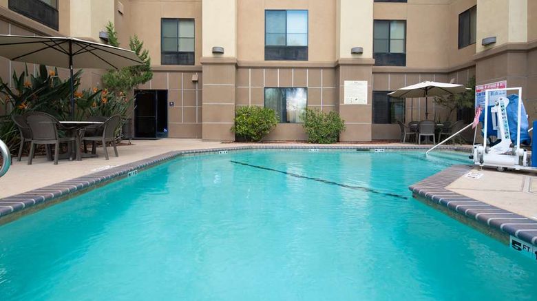 <b>Hampton Inn Visalia Pool</b>. Images powered by <a href="https://iceportal.shijigroup.com/" title="IcePortal" target="_blank">IcePortal</a>.