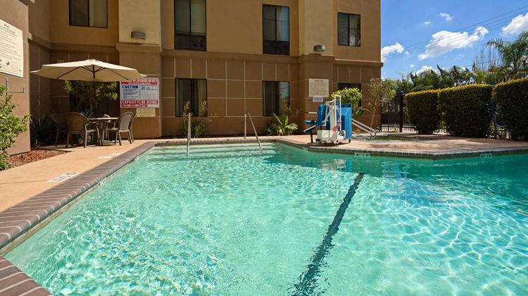 Hampton Inn Visalia Pool