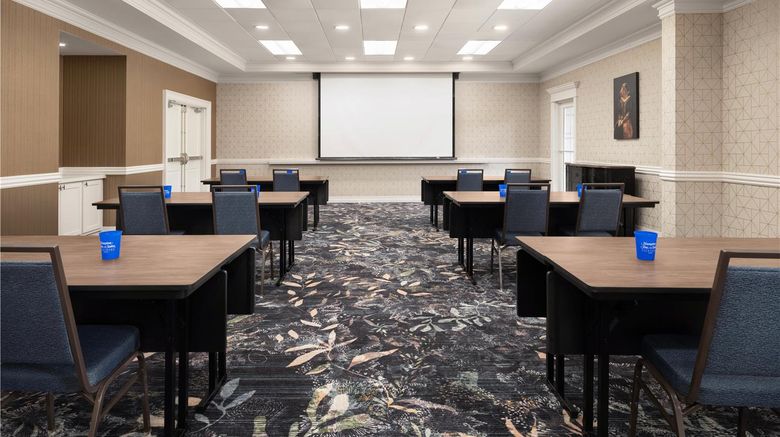 <b>Hampton Inn & Suites Vicksburg Meeting</b>. Images powered by <a href="https://iceportal.shijigroup.com/" title="IcePortal" target="_blank">IcePortal</a>.