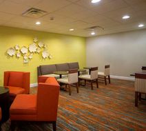 Hampton Inn & Suites Valdosta Conf Ctr Lobby