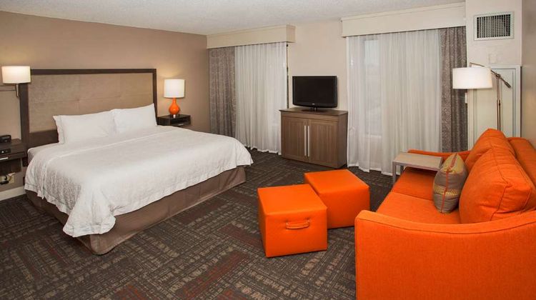 Hampton Inn & Suites Valdosta Conf Ctr Room