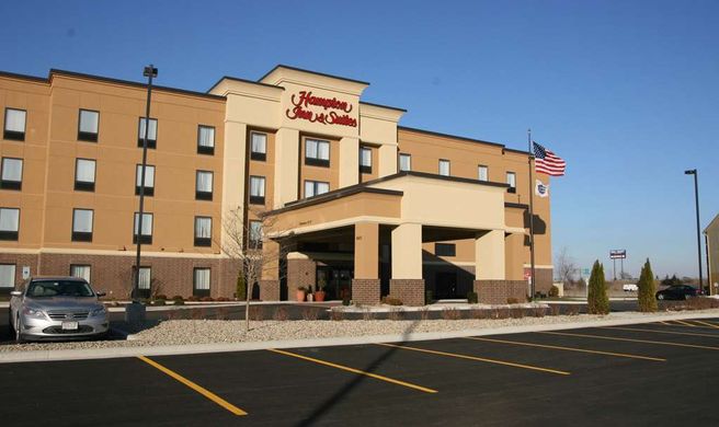 Hampton Inn & Suites - Peru Exterior