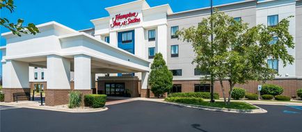 Hampton Inn & Suites - Peru Exterior