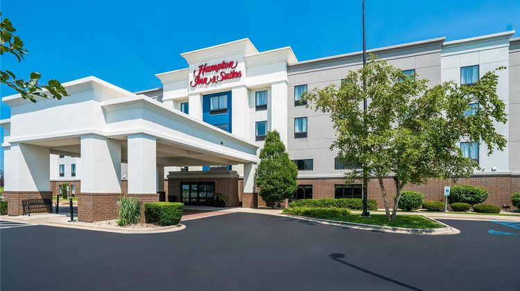 Hampton Inn & Suites - Peru Exterior