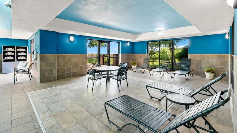 <b>Hampton Inn & Suites - Peru Pool</b>. Images powered by <a href="https://iceportal.shijigroup.com/" title="IcePortal" target="_blank">IcePortal</a>.
