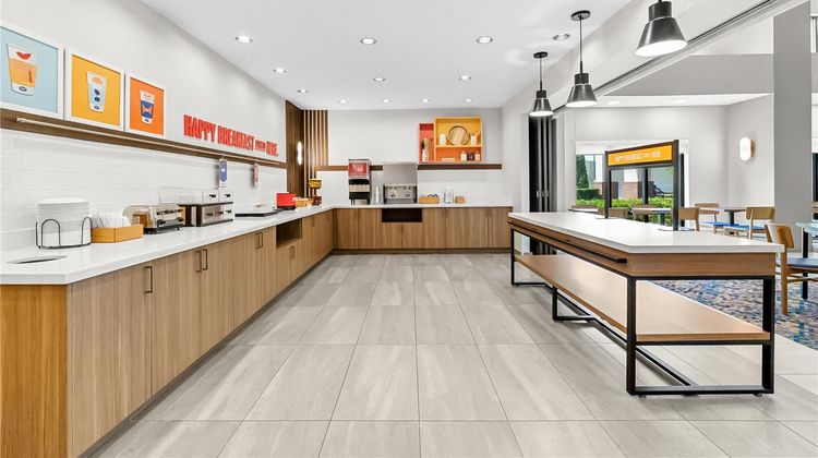 Hampton Inn & Suites - Peru Restaurant