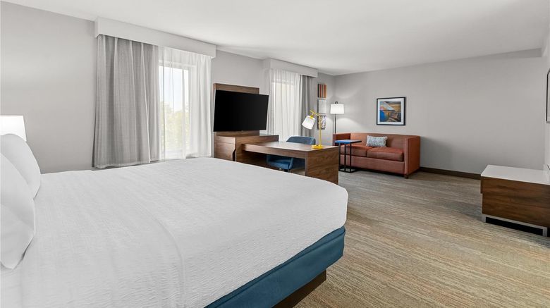 <b>Hampton Inn & Suites - Peru Room</b>. Images powered by <a href="https://iceportal.shijigroup.com/" title="IcePortal" target="_blank">IcePortal</a>.