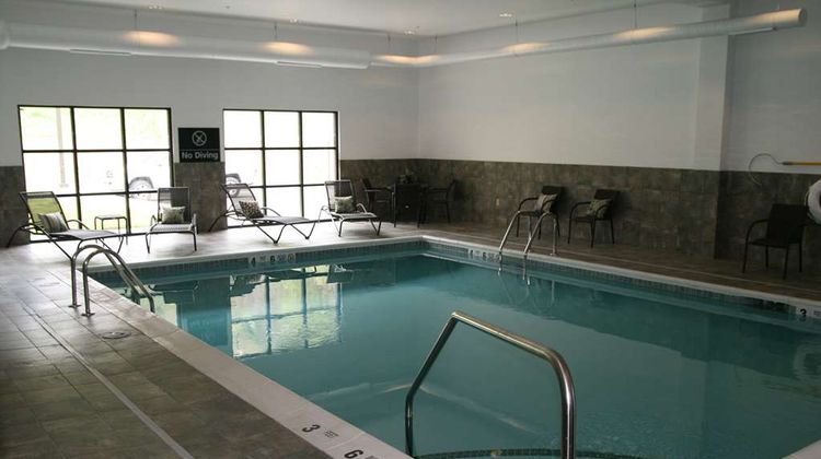 Hampton Inn & Suites Warren Pool