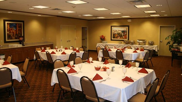 Hampton Inn & Suites Warren Meeting