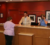 Hampton Inn & Suites Warren Lobby
