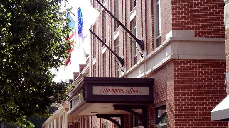 <b>Hampton Inn Old Town/King St Metro Exterior</b>. Images powered by <a href="https://iceportal.shijigroup.com/" title="IcePortal" target="_blank">IcePortal</a>.