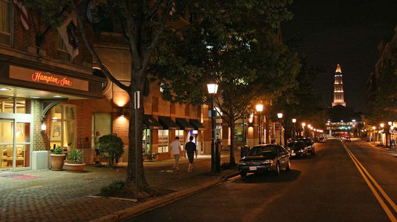 <b>Hampton Inn Old Town/King St Metro Exterior</b>. Images powered by <a href="https://iceportal.shijigroup.com/" title="IcePortal" target="_blank">IcePortal</a>.