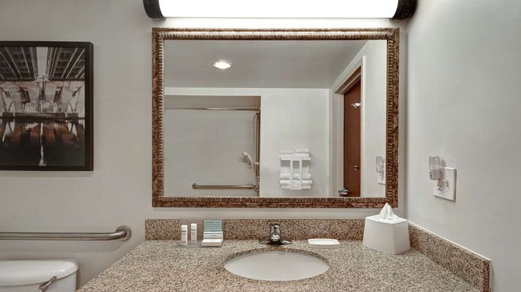 Hampton Inn & Suites Alex-Old Town/Area Room