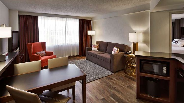 Embassy Suites at Chevy Chase Pavillion Room