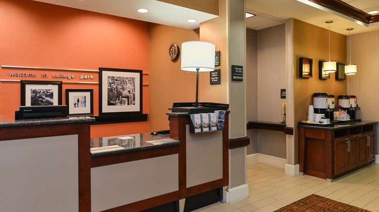 <b>Hampton Inn - College Park Lobby</b>. Images powered by <a href="https://iceportal.shijigroup.com/" title="IcePortal" target="_blank">IcePortal</a>.