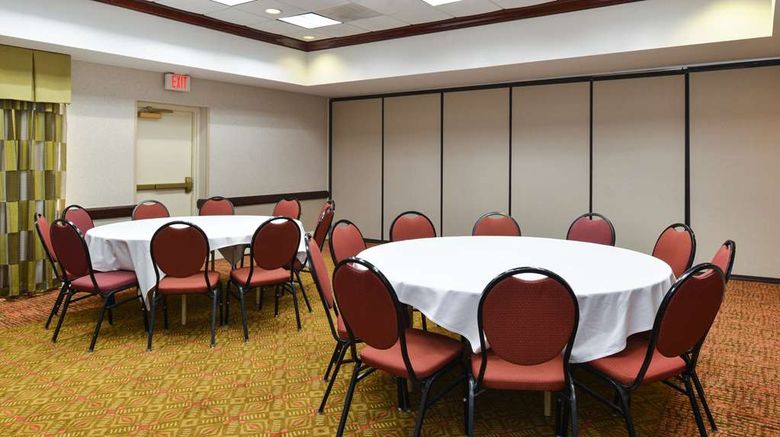 <b>Hampton Inn - College Park Meeting</b>. Images powered by <a href="https://iceportal.shijigroup.com/" title="IcePortal" target="_blank">IcePortal</a>.