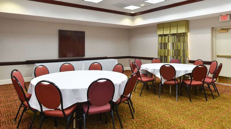 <b>Hampton Inn - College Park Meeting</b>. Images powered by <a href="https://iceportal.shijigroup.com/" title="IcePortal" target="_blank">IcePortal</a>.