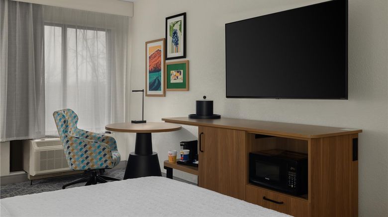 <b>Hampton Inn Dulles Intl Airport South Other</b>. Images powered by <a href="https://iceportal.shijigroup.com/" title="IcePortal" target="_blank">IcePortal</a>.