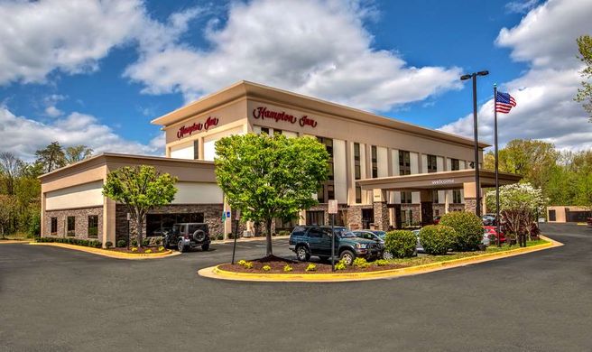 Hampton Inn Dumfries Exterior