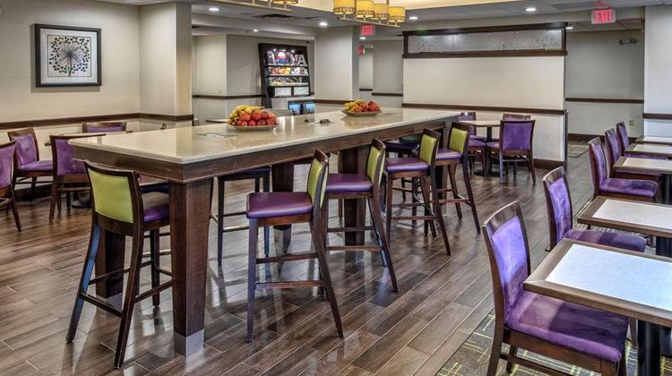 Hampton Inn Dumfries Lobby
