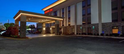 Hampton Inn Dumfries Exterior